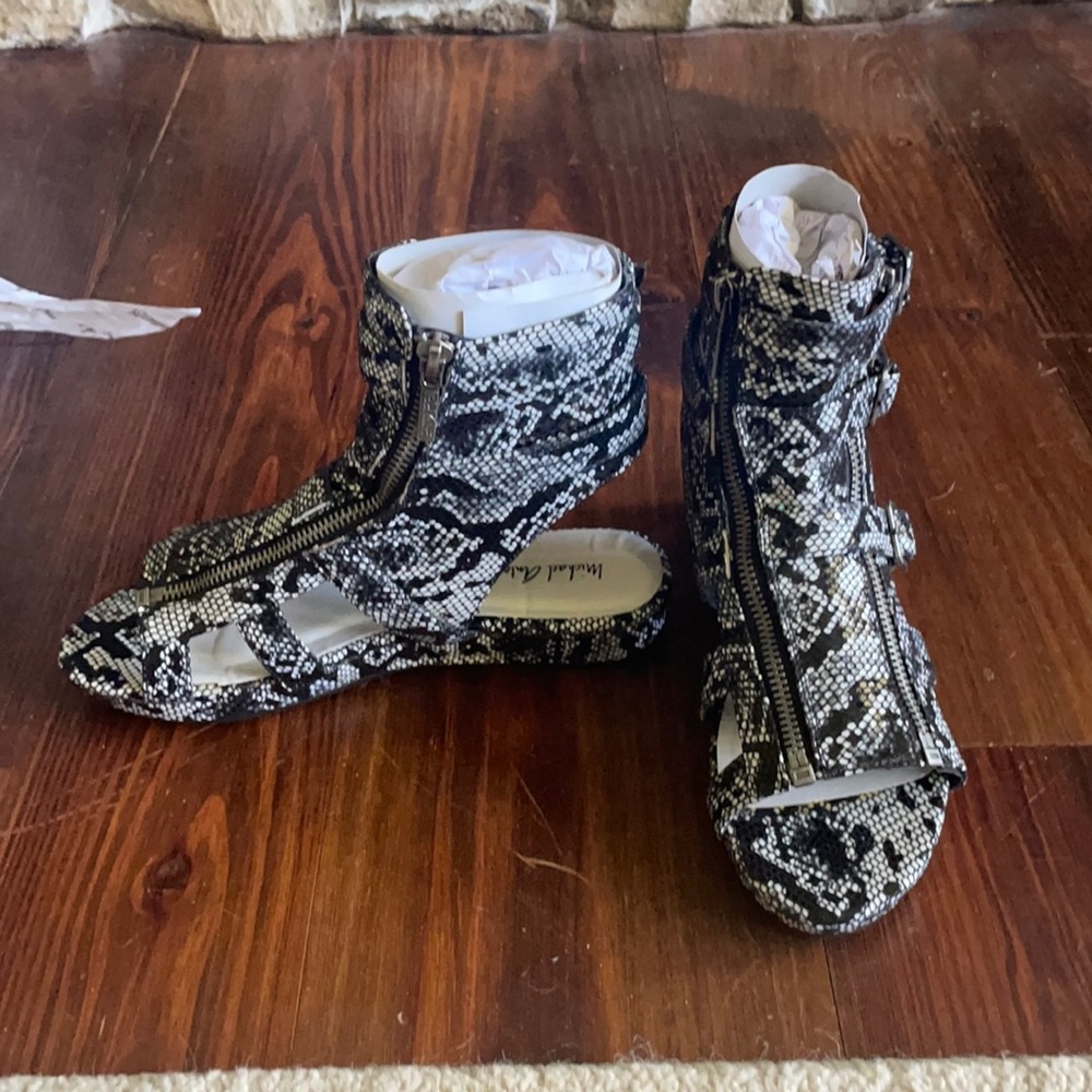 NWT Michael Antonio black snake print gladiator shoes